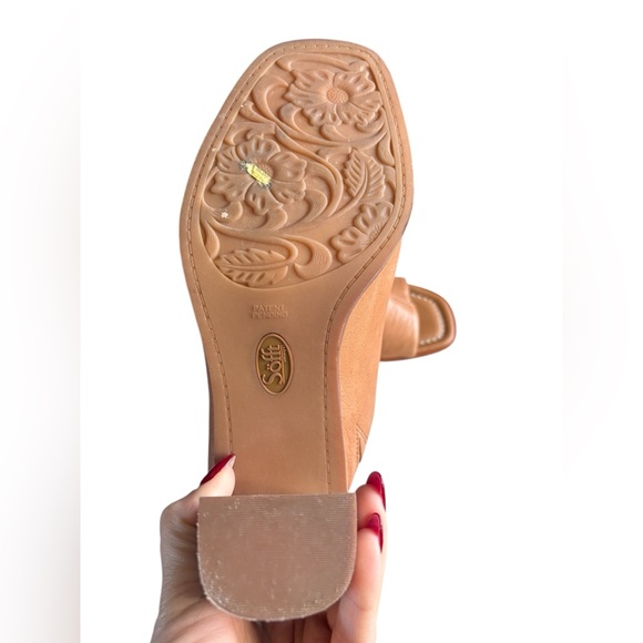 Sofft Women's Leather Block Heel Mules
Open Toe Tan preloved Size 9M - Picture 11 of 12